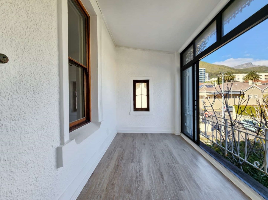 To Let 3 Bedroom Property for Rent in Sea Point Western Cape